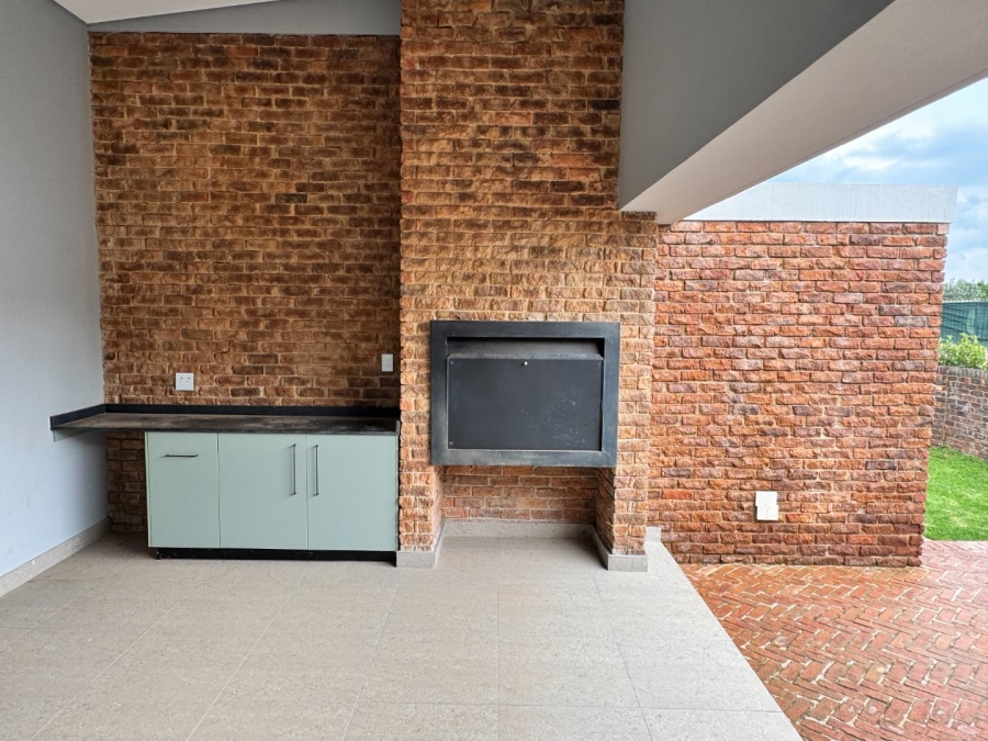 To Let 3 Bedroom Property for Rent in Helderzicht Eco Estate North West